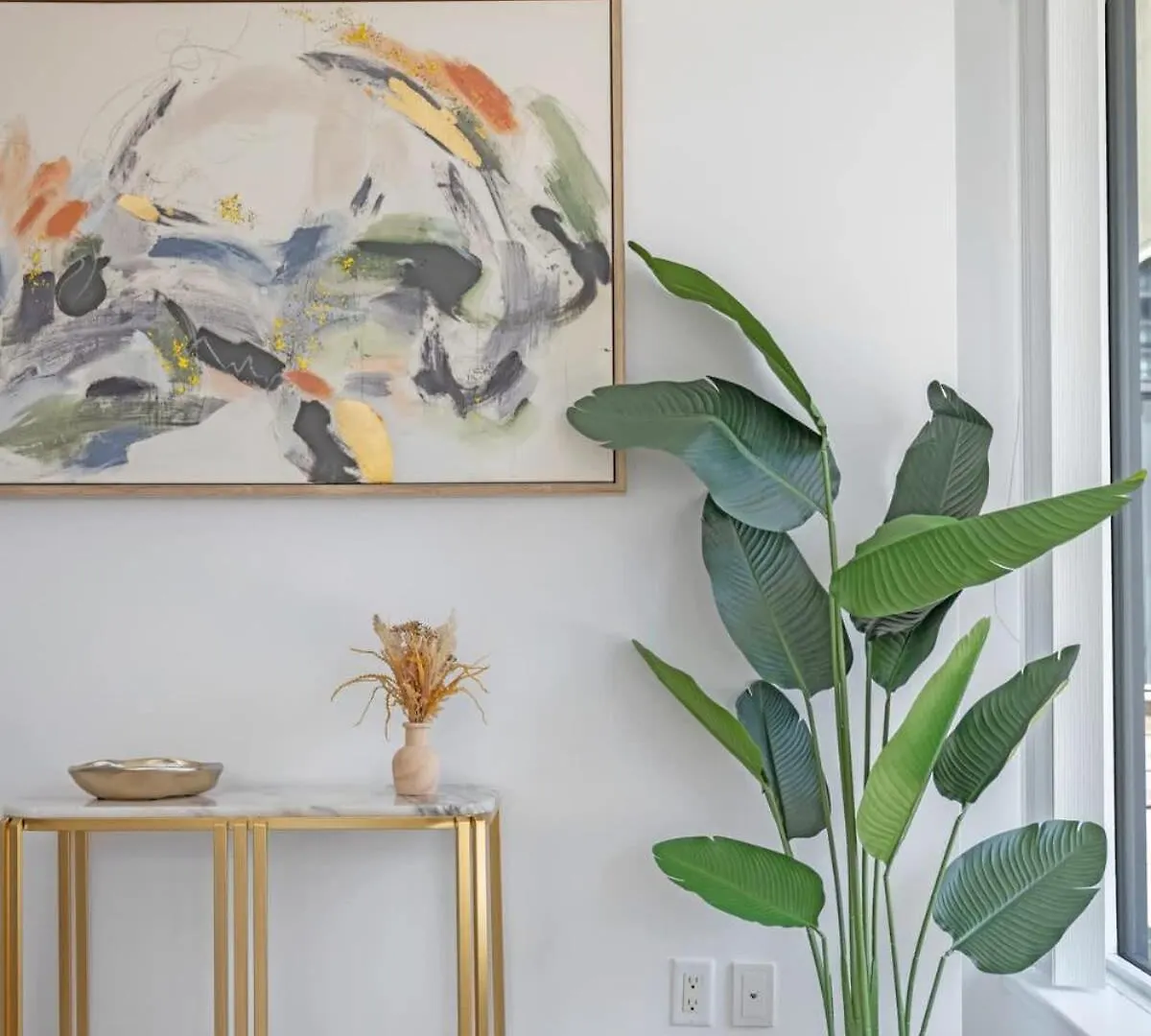 Luxury 2Br Condo Enormous Patio Parking Toronto 0*,  Kanada
