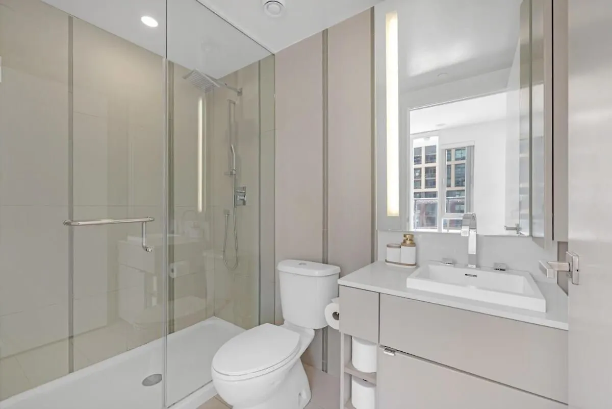 Apartment Luxury 2Br Condo Enormous Patio Parking Toronto