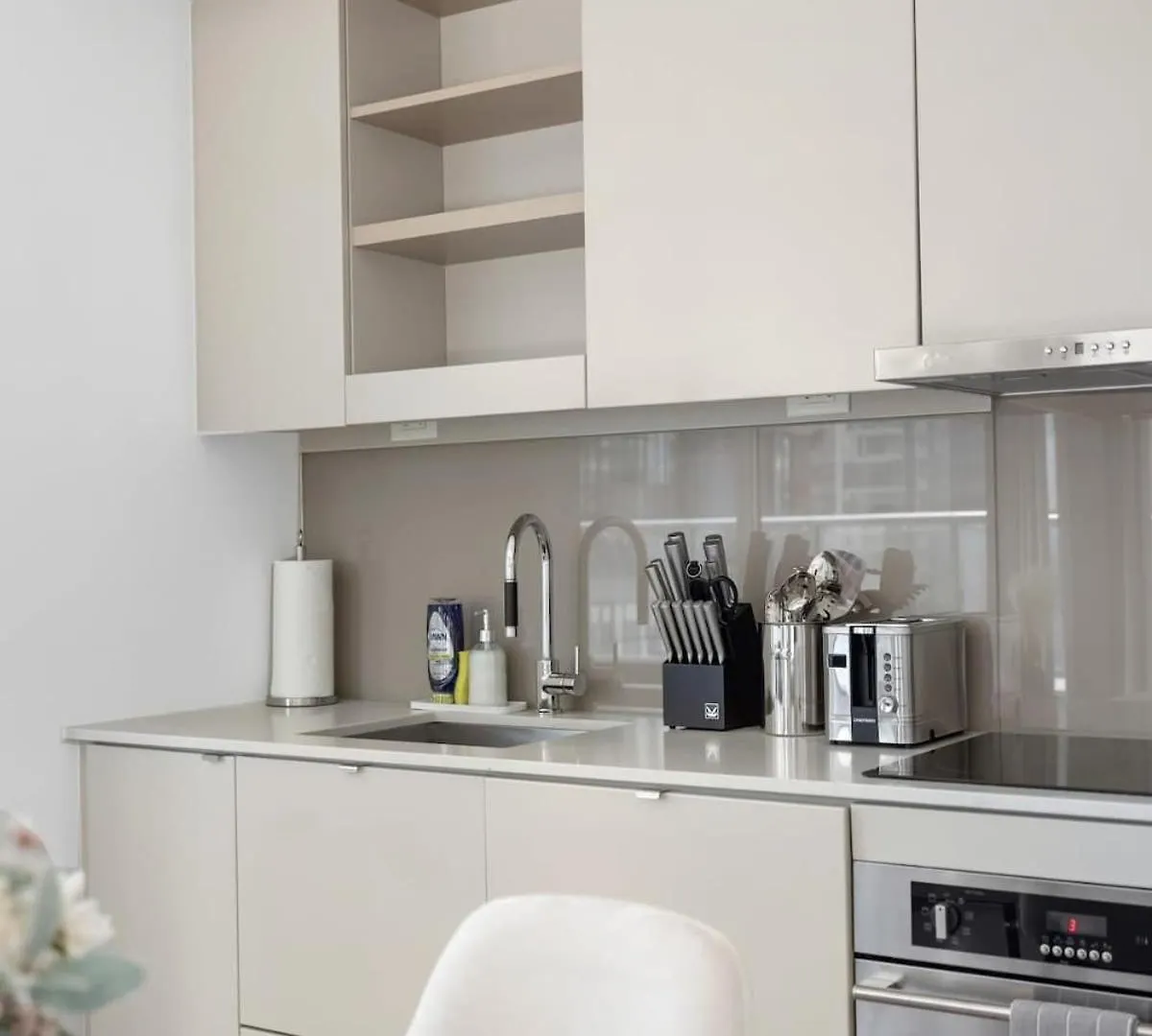 Luxury 2Br Condo Enormous Patio Parking Toronto