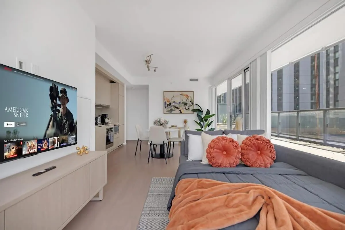 Luxury 2Br Condo Enormous Patio Parking Toronto 0*,  Canada