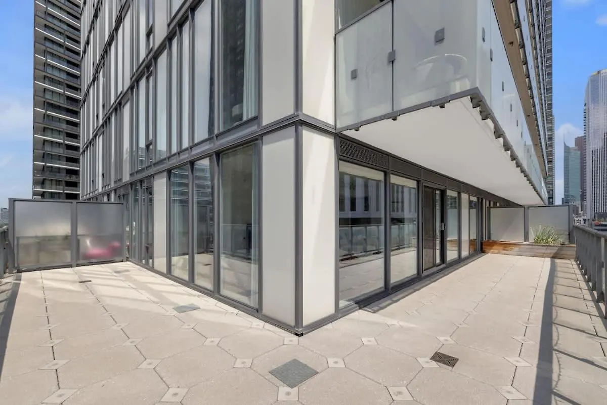 Apartment Luxury 2Br Condo Enormous Patio Parking Toronto