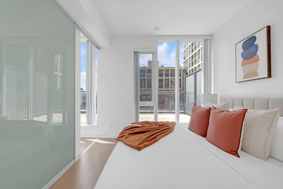 Luxury 2Br Condo Enormous Patio Parking Toronto 0*,  Canada